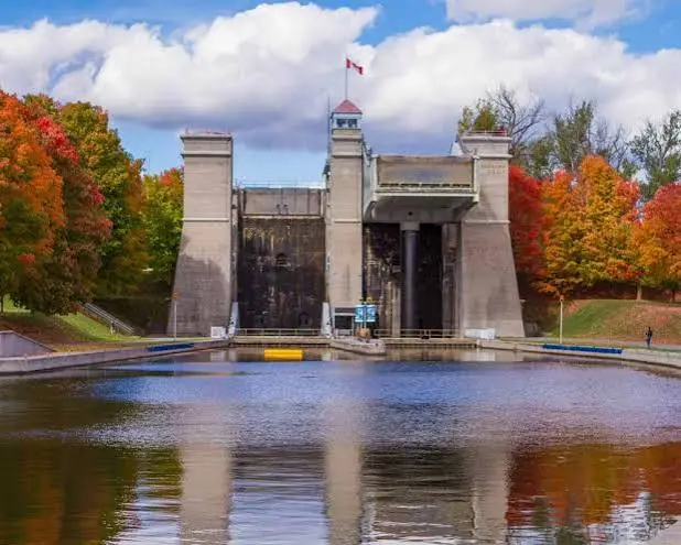 Pearson Airport to Peterborough transfer – black SUV near the Peterborough Lift Lock on the Trent-Severn Waterway